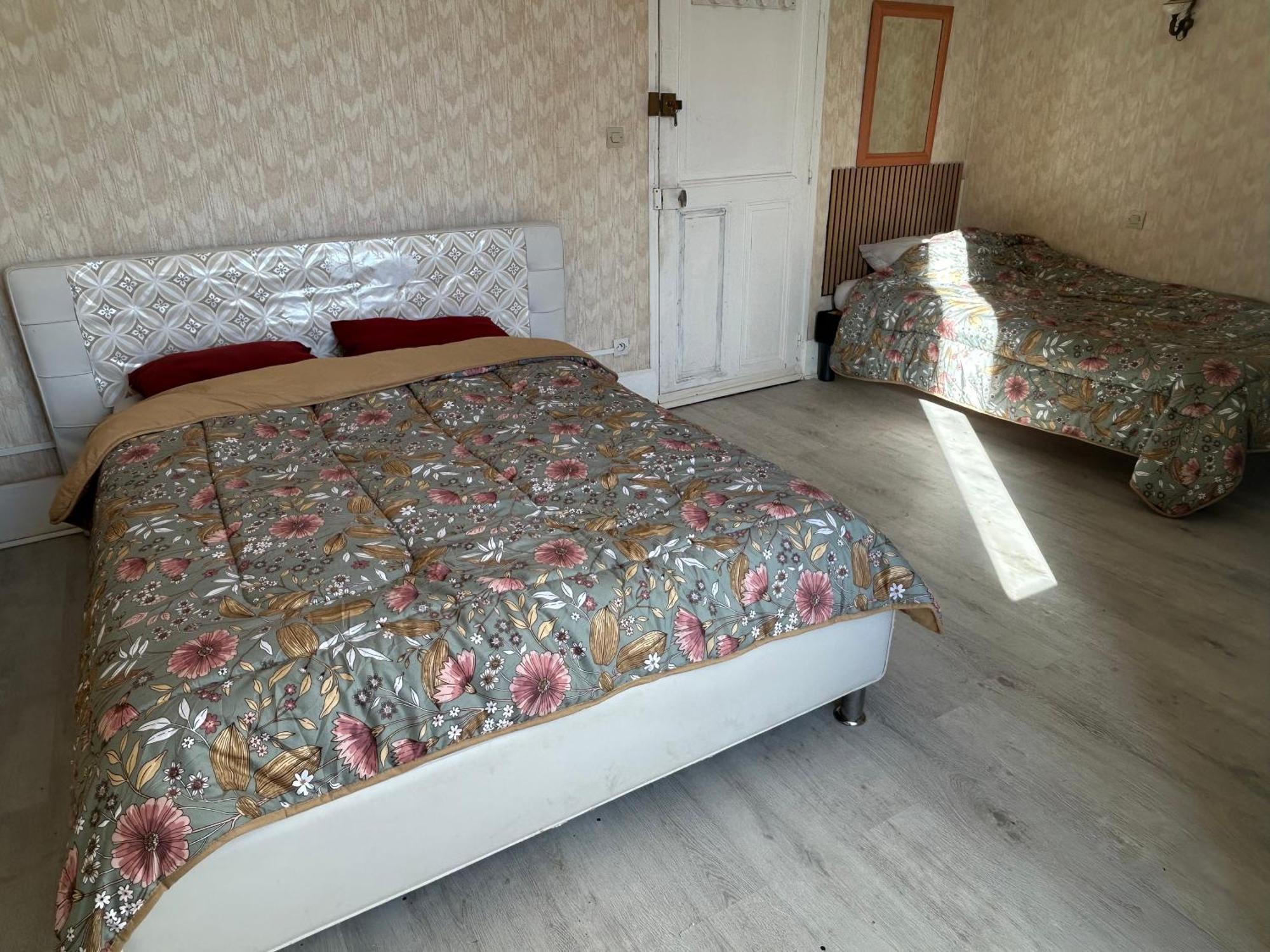 Chambre 3 Montceau-les-Mines Exteriér fotografie